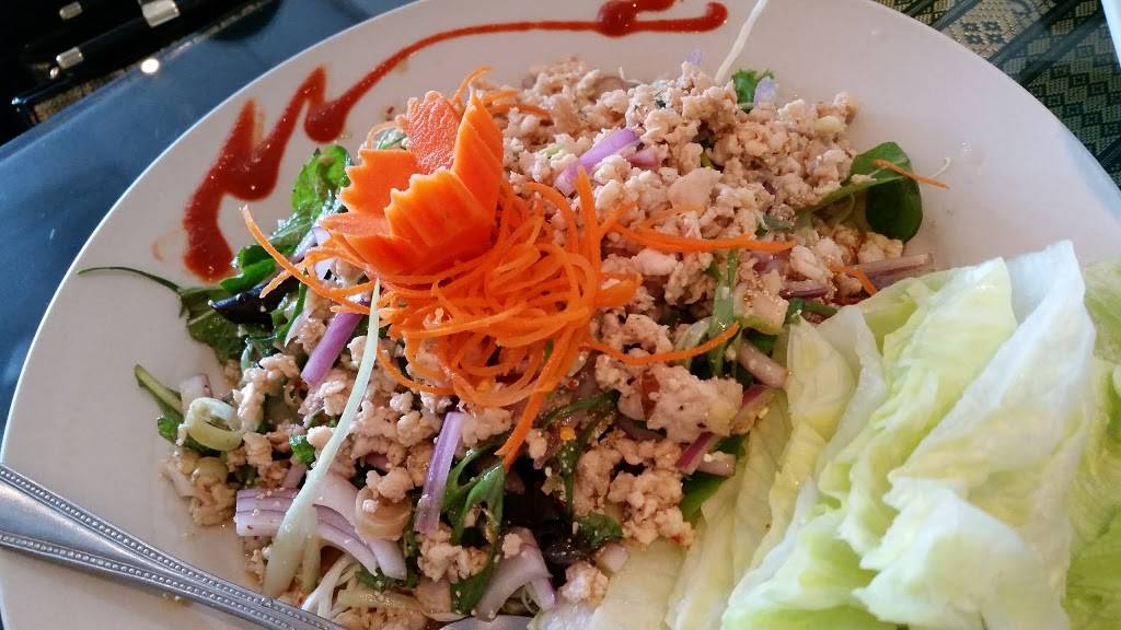 Moms Thai House | restaurant | 439 N Main St, Manteca, CA 95336, USA | 2096657890 OR +1 209-665-7890