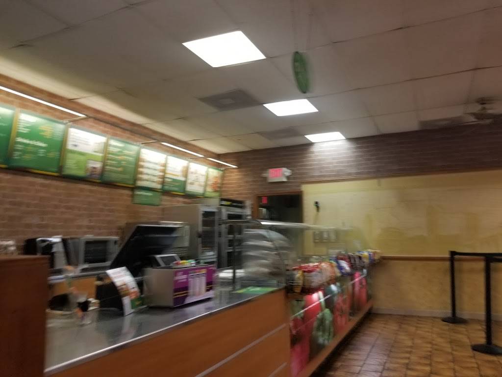 Subway | restaurant | 2787 N Tamiami Trail, North Fort Myers, FL 33903, USA | 2396520650 OR +1 239-652-0650
