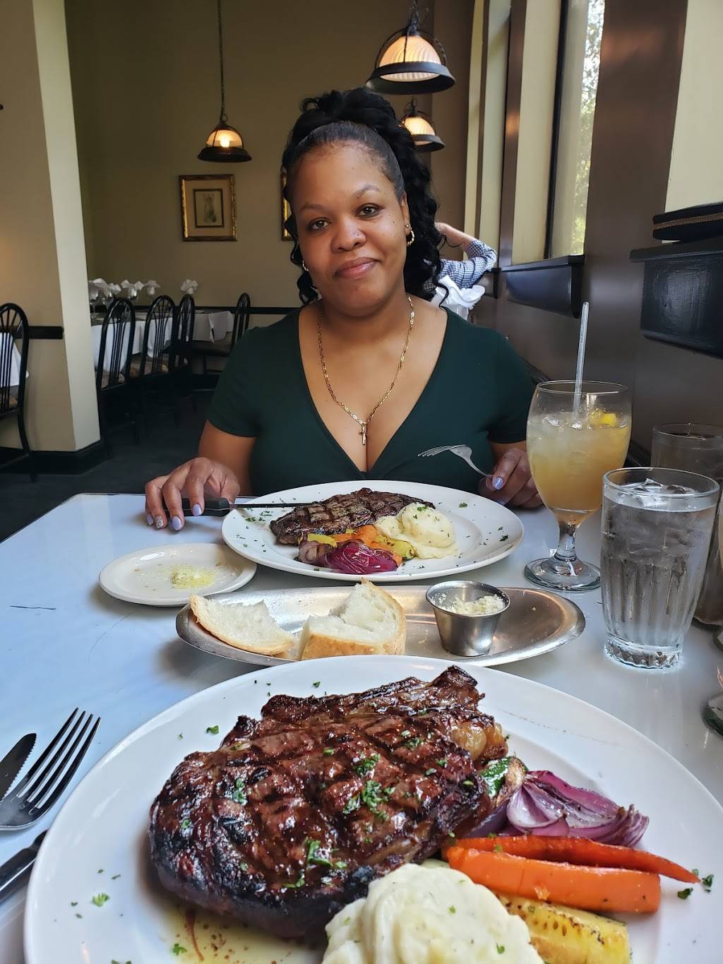 Antonios | restaurant | 7097 Old Harding Pike, Nashville, TN 37221, USA | 6156469166 OR +1 615-646-9166