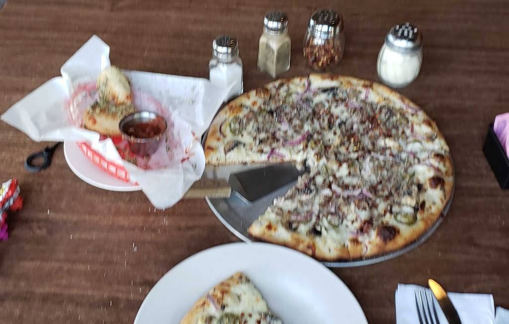 Riverboat Pizza Company | restaurant | 5975 Ogeechee Rd #1200, Savannah, GA 31419, USA | 9127776788 OR +1 912-777-6788