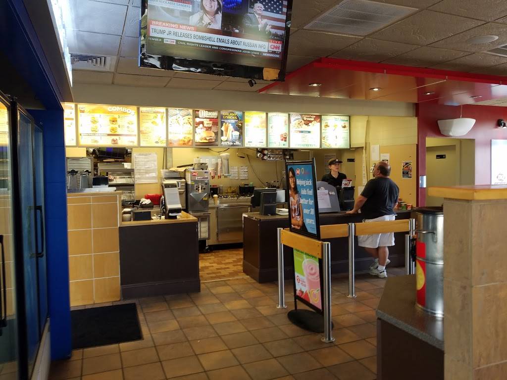 Dairy Queen Grill & Chill | restaurant | 2590 W Old US Hwy 441, Mt Dora, FL 32757, USA | 3523835092 OR +1 352-383-5092