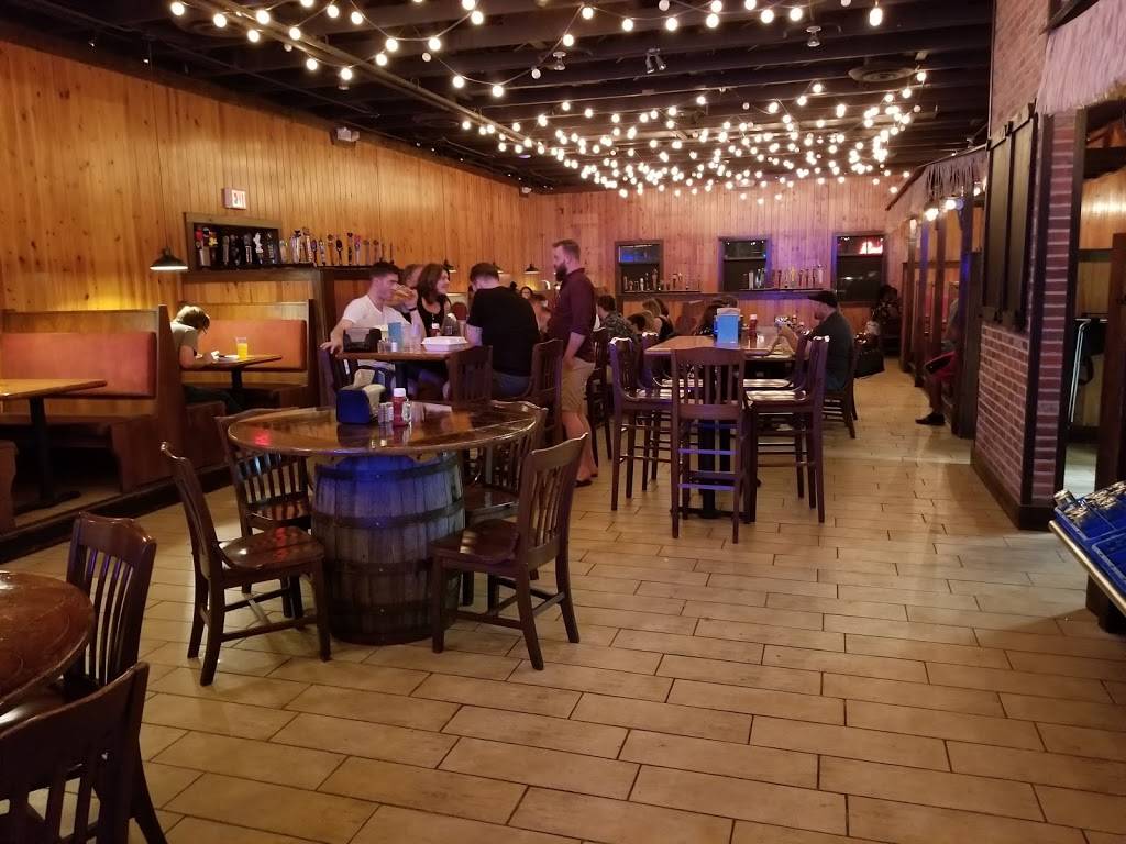 Fattys Taphouse | restaurant | 10101 Jefferson Davis Hwy, Fredericksburg, VA 22407, USA | 5406934747 OR +1 540-693-4747