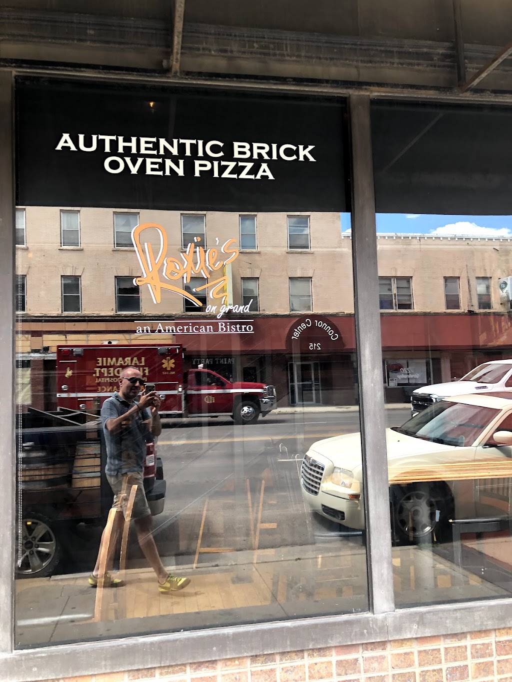 Roxies on Grand | restaurant | 221 Grand Ave, Laramie, WY 82070, USA | 3077454577 OR +1 307-745-4577