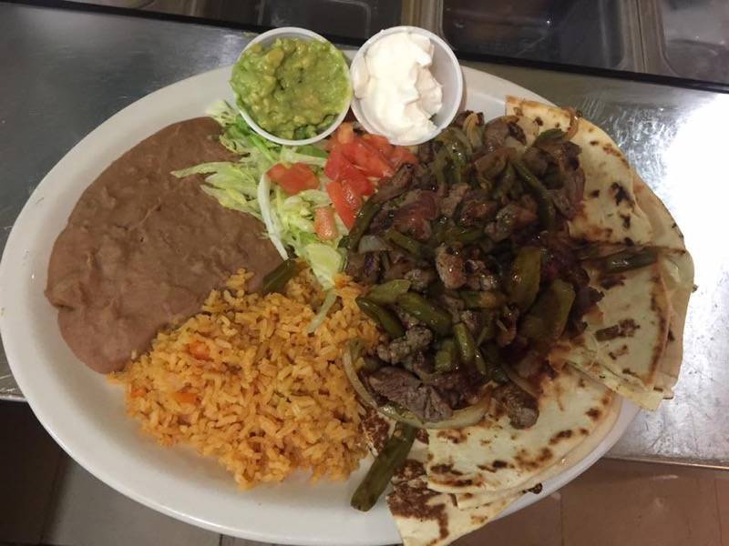 Marias Cafe | restaurant | 1401 Cupples Rd, San Antonio, TX 78226, USA | 2104389010 OR +1 210-438-9010