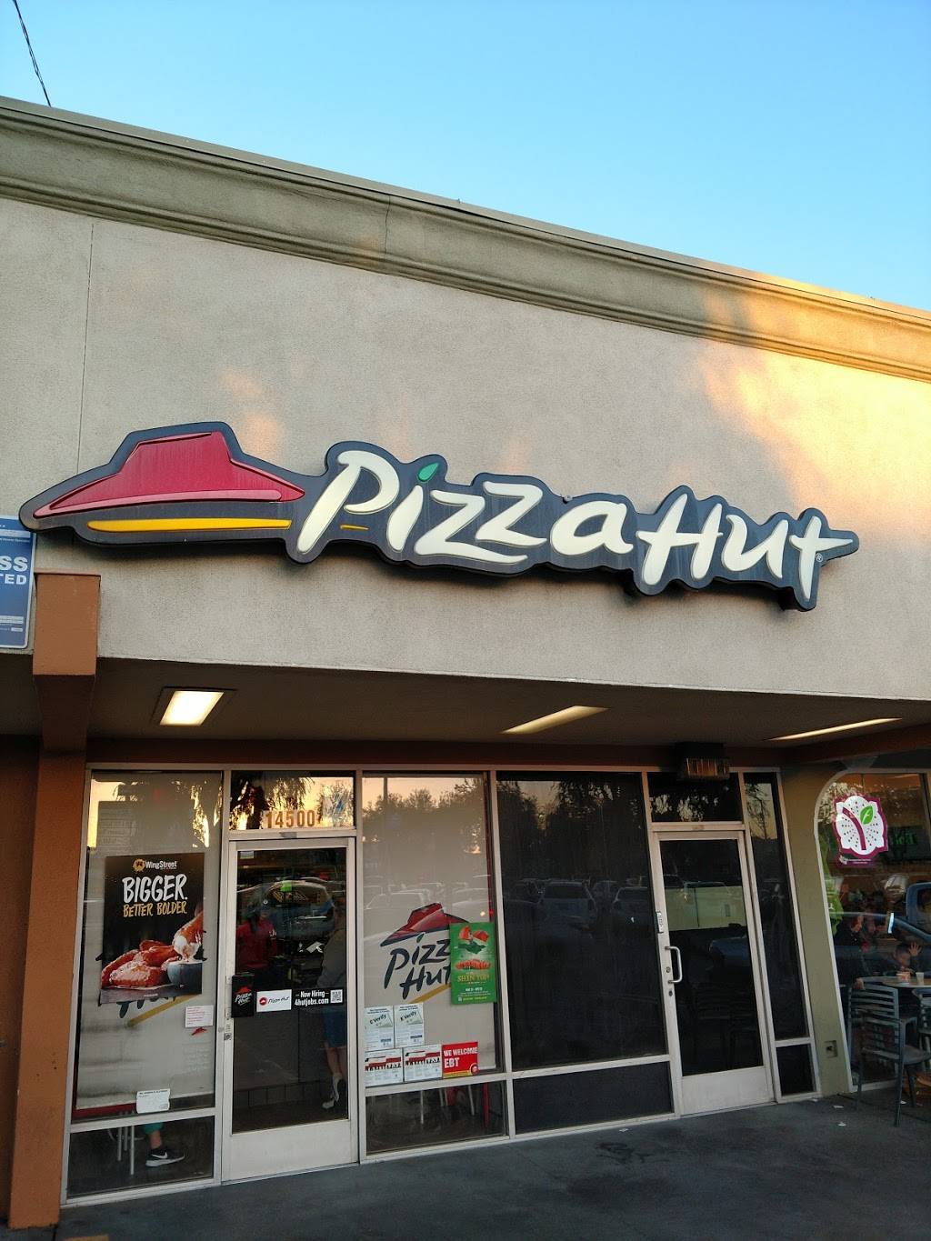Pizza Hut | restaurant | 14500 Nordhoff St, Panorama City, CA 91402, USA | 8188933333 OR +1 818-893-3333
