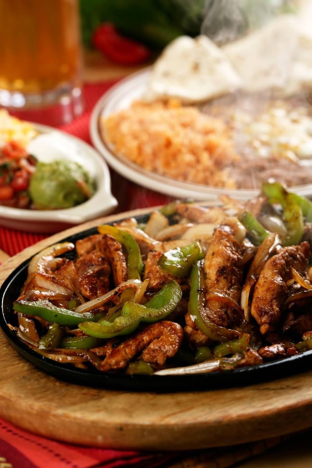 Manuels El Burrito Restaurant & Cantina | restaurant | 1145 State St, Clearfield, UT 84015, USA | 8018961166 OR +1 801-896-1166