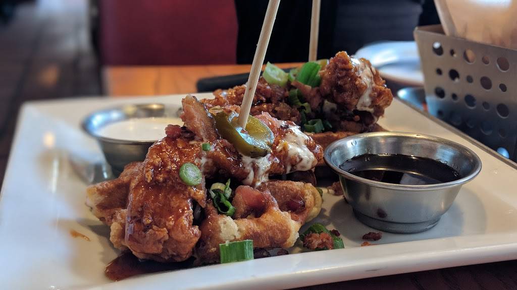 Chilis Grill & Bar | meal takeaway | 2560 W El Camino Real, Mountain View, CA 94040, USA | 6509412227 OR +1 650-941-2227