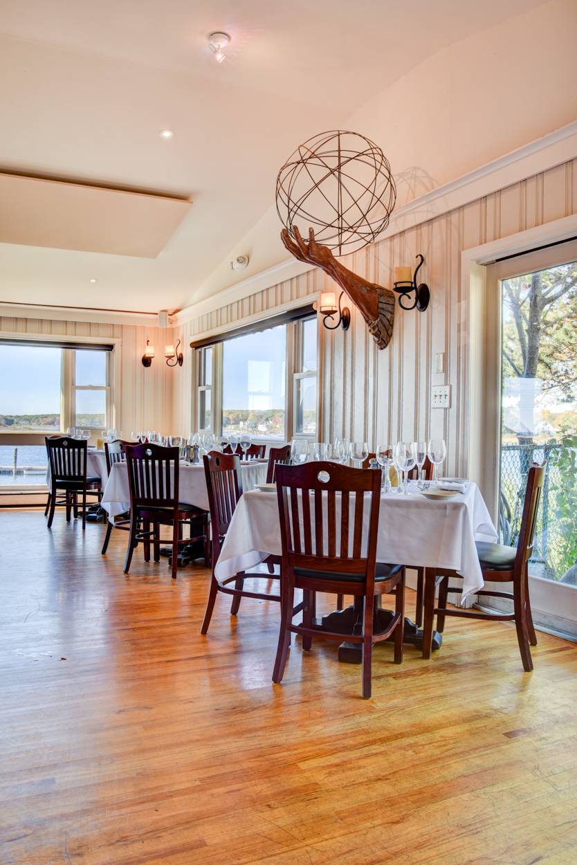 Pier 77 Restaurant | restaurant | 77 Pier Rd, Kennebunkport, ME 04046, USA | 2079678500 OR +1 207-967-8500