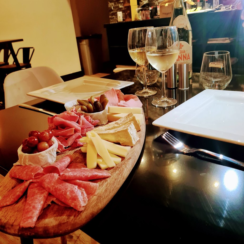 Whatzzapp | restaurant | 9059 SW 73rd Ct, Miami, FL 33156, USA | 7865367088 OR +1 786-536-7088