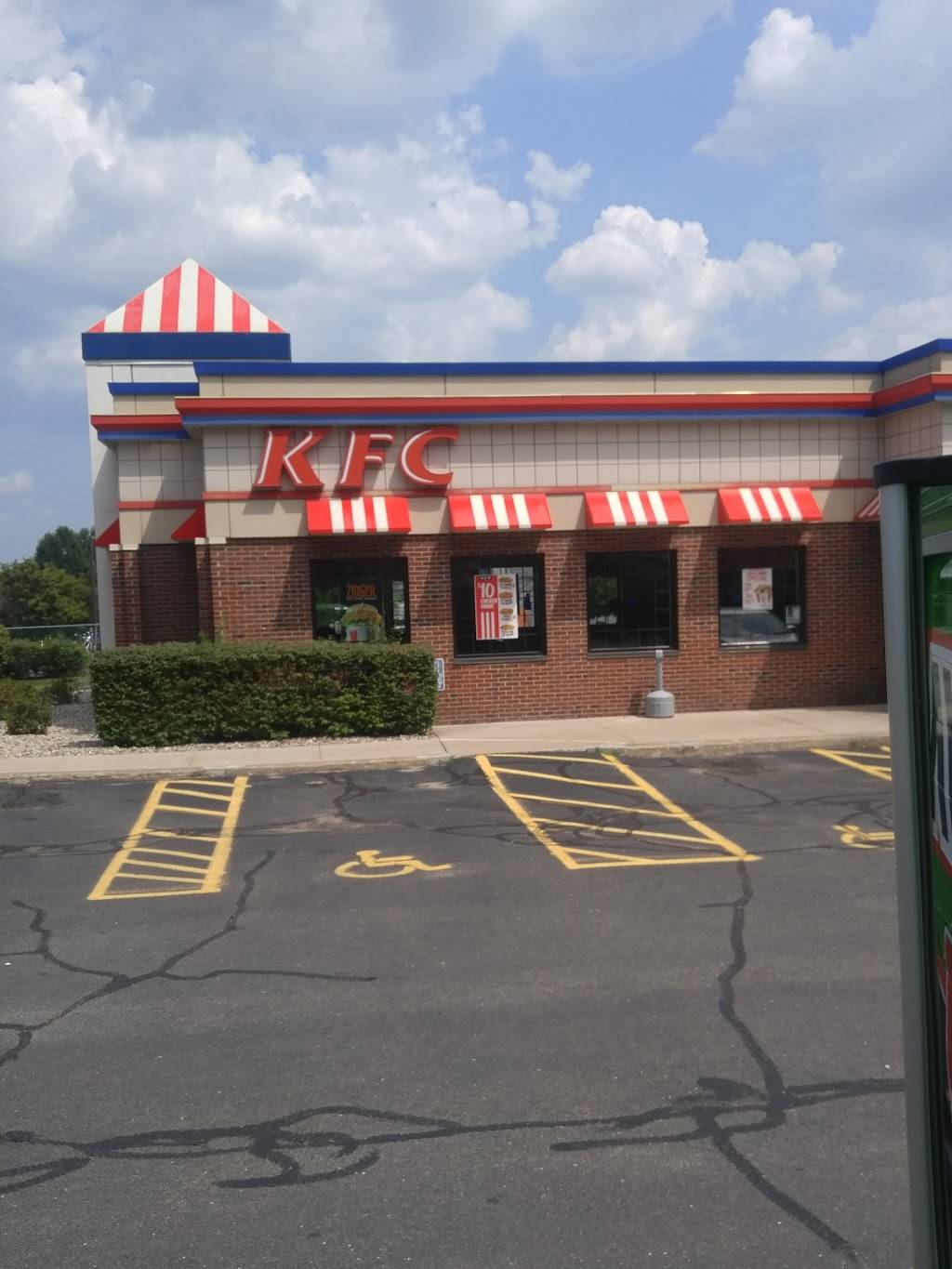 KFC | restaurant | 470 Farmington Ave, Bristol, CT 06010, USA | 8605829439 OR +1 860-582-9439