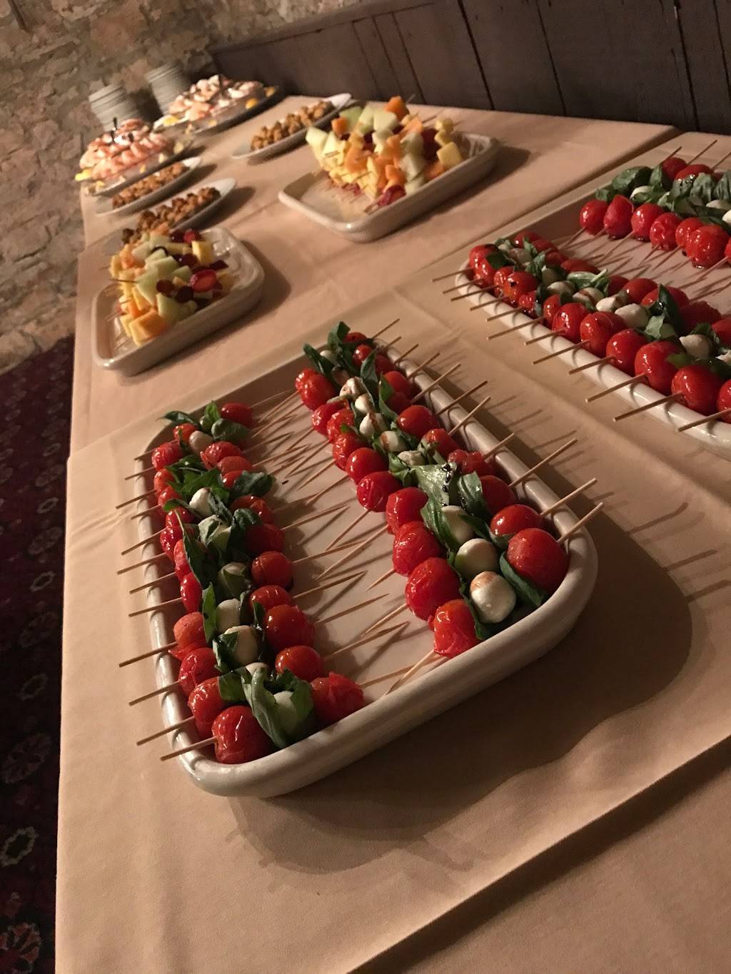 Old Market House Inn | restaurant | 424 Market St, Zanesville, OH 43701, USA | 7404542555 OR +1 740-454-2555