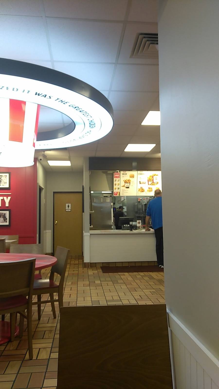 KFC | restaurant | 2702 Center Street, Essexville, MI 48732, USA | 9898933549 OR +1 989-893-3549