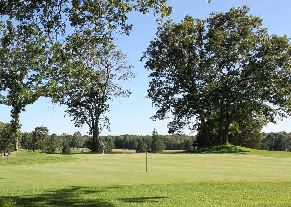 Laurel Lane Country Club | restaurant | 309 Laurel Ln, West Kingston, RI 02892, USA | 4017833844 OR +1 401-783-3844