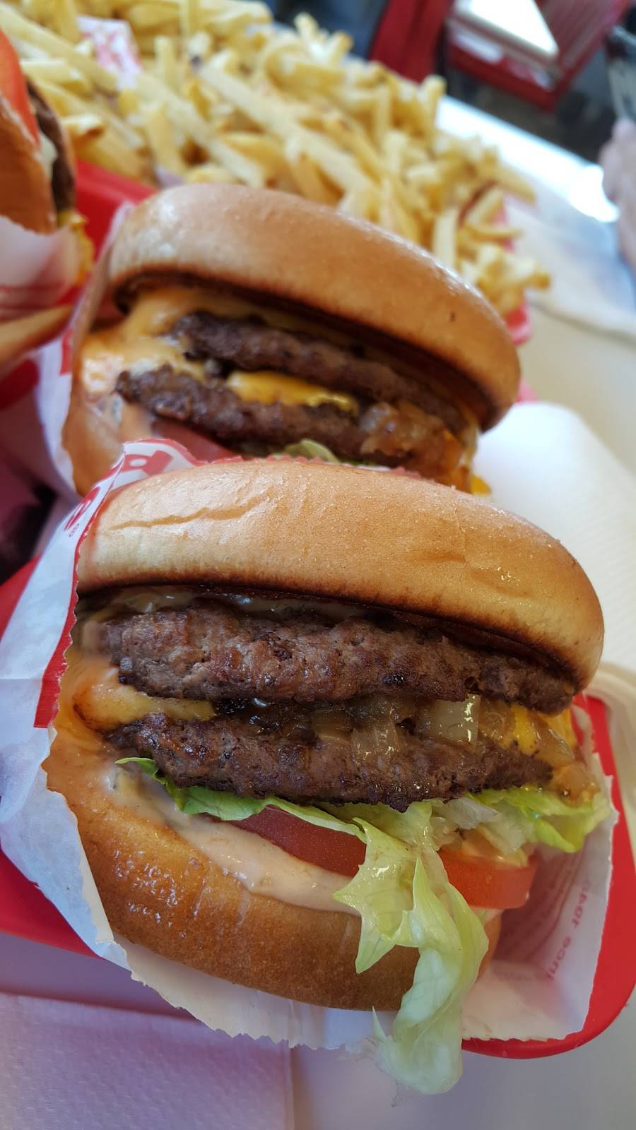 In-N-Out Burger | restaurant | 6015 Johnson Dr, Pleasanton, CA 94588, USA | 8007861000 OR +1 800-786-1000