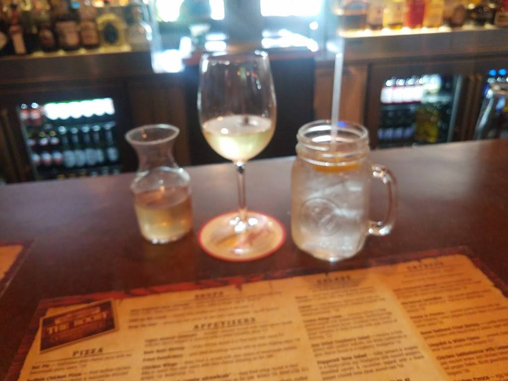 The Roost | restaurant | 181 County Rd 539, Cream Ridge, NJ 08514, USA | 6092082500 OR +1 609-208-2500