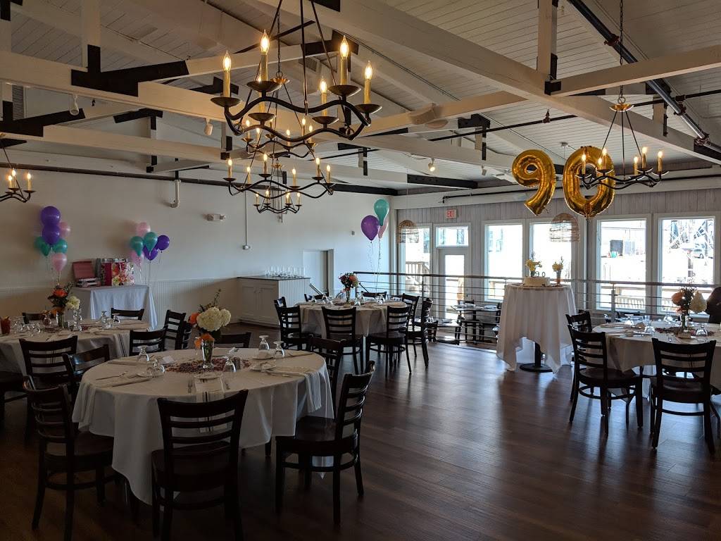 Merrills on the Waterfront | restaurant | 36 Homers Wharf, New Bedford, MA 02740, USA | 5089977010 OR +1 508-997-7010