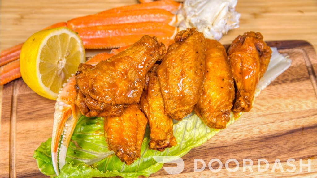 The Crazy Crab Bag | restaurant | 1741 Light St, Baltimore, MD 21230, USA | 4435012722 OR +1 443-501-2722