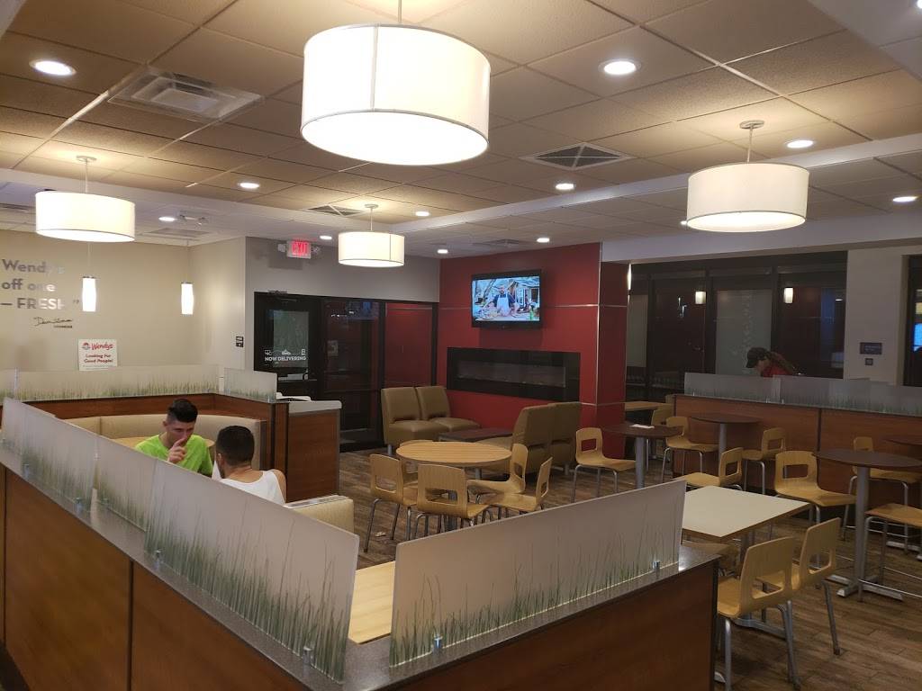 Wendys | restaurant | 12650 Pines Blvd, Pembroke Pines, FL 33027, USA | 9544365583 OR +1 954-436-5583