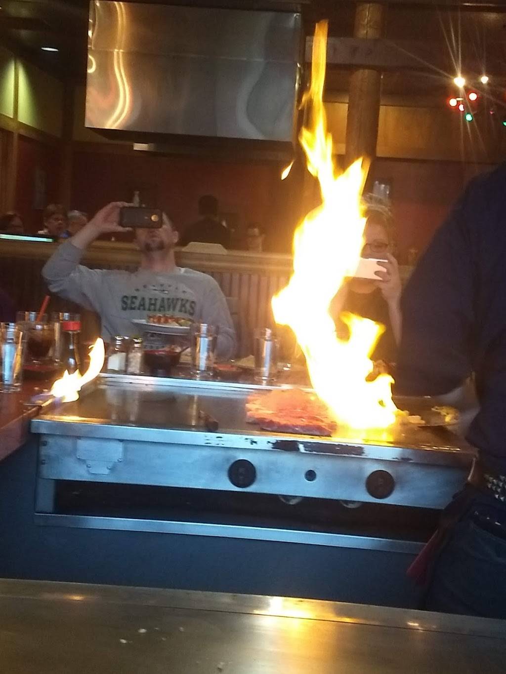 Supons Thai Kitchen | restaurant | 111 N Samish Way, Bellingham, WA 98225, USA | 3606764102 OR +1 360-676-4102