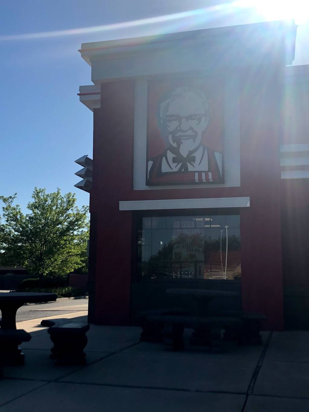 KFC | restaurant | 323 N Andover Rd, Andover, KS 67002, USA | 3162189068 OR +1 316-218-9068