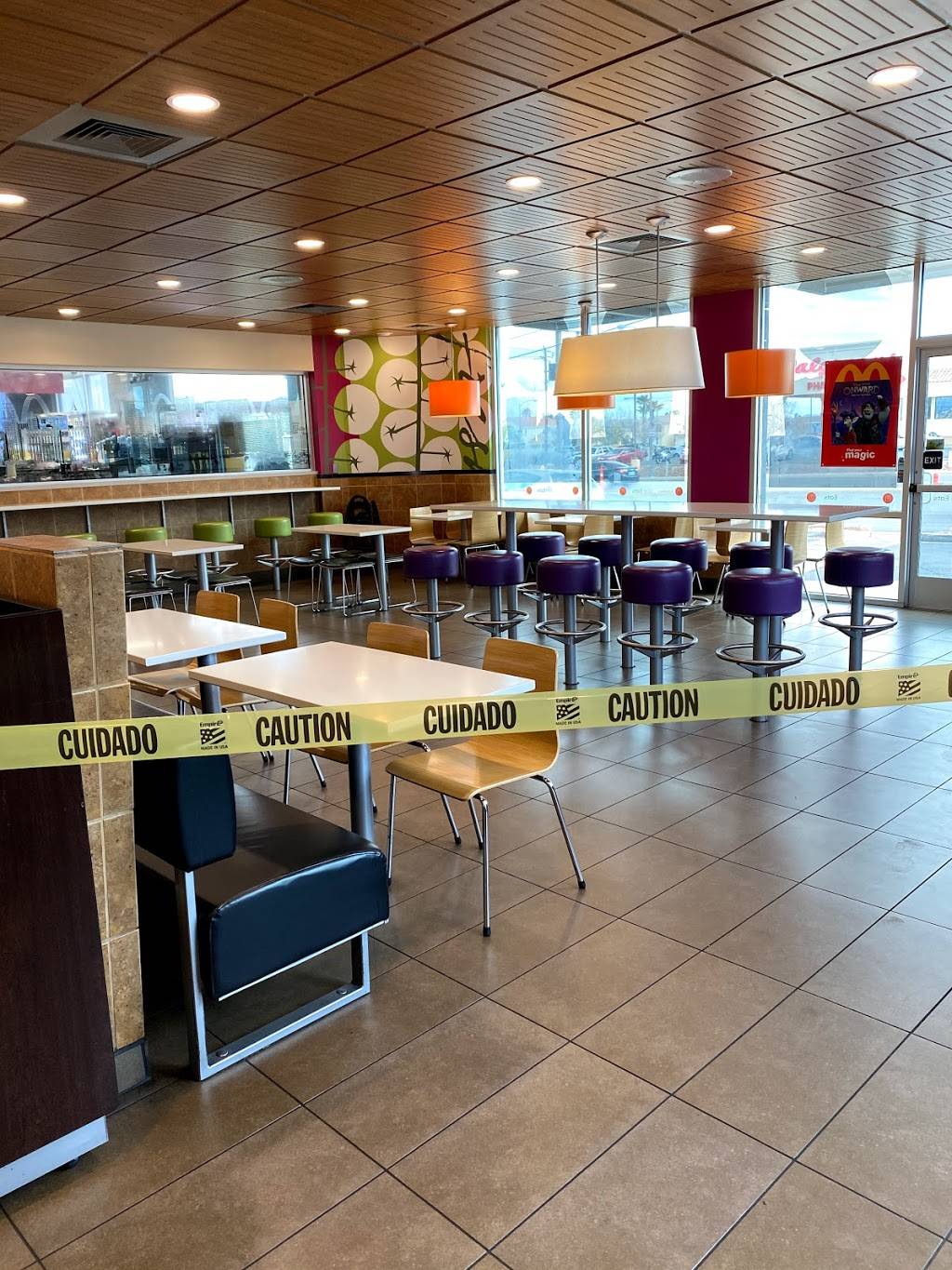 McDonalds | cafe | 4075 S Buffalo Dr, Las Vegas, NV 89117, USA | 7022476300 OR +1 702-247-6300