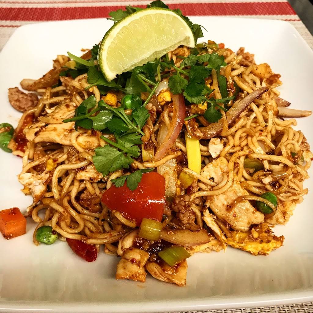 Malee Thai | restaurant | 2939 17th Ave, Longmont, CO 80503, USA | 3034856000 OR +1 303-485-6000