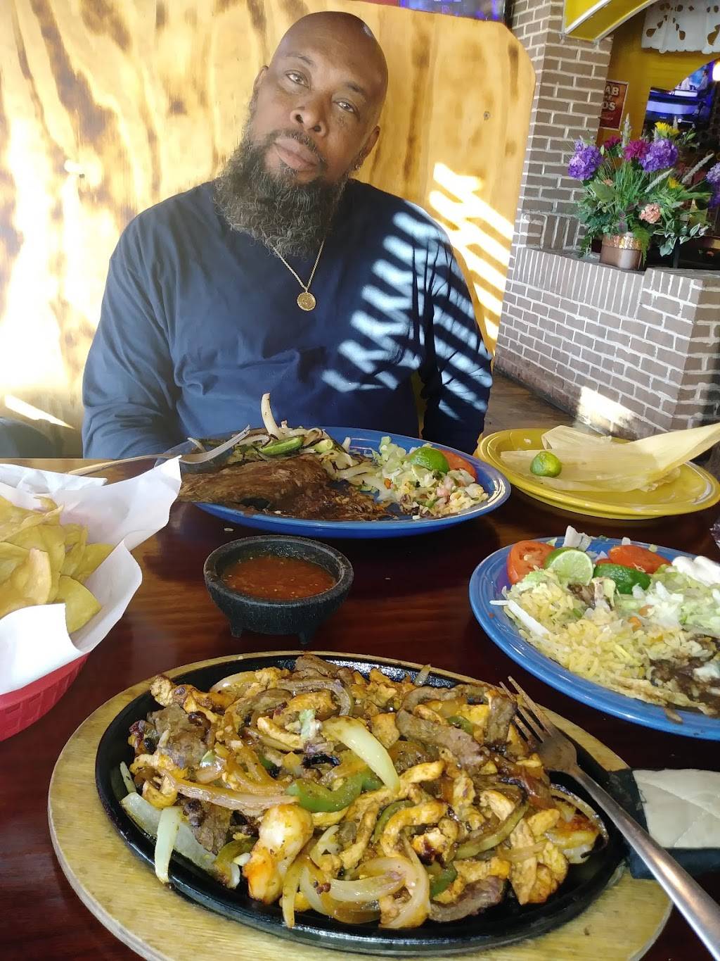 Carmens Taqueria | restaurant | 1935 S Church St, Murfreesboro, TN 37130, USA | 6154103516 OR +1 615-410-3516