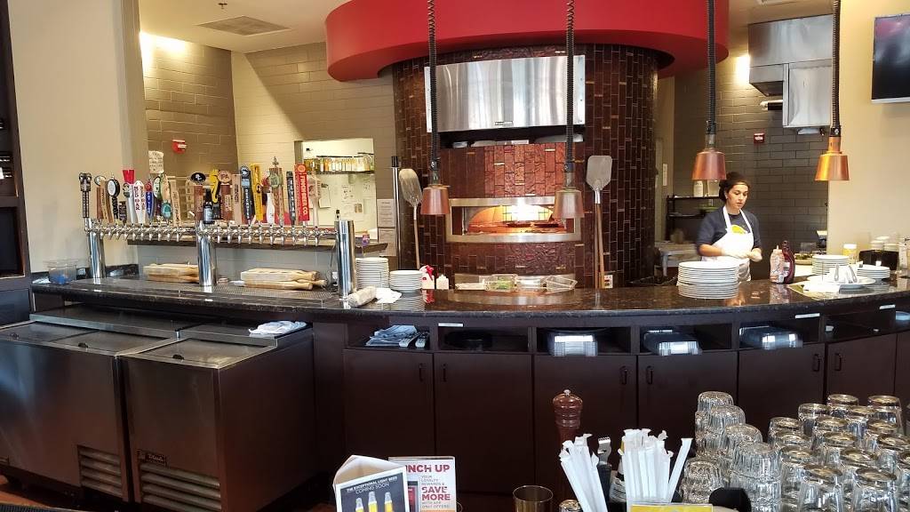 Brixx Wood Fired Pizza - Southern Pines | restaurant | 200 Brucewood Rd, Southern Pines, NC 28387, USA | 9103652000 OR +1 910-365-2000