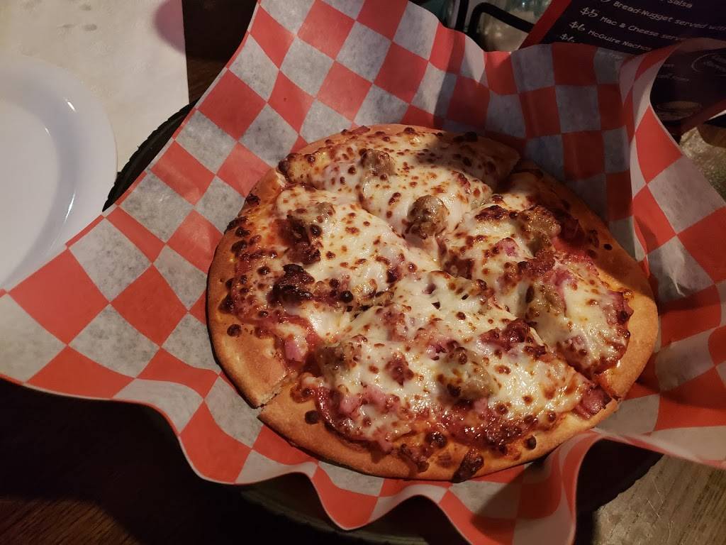 Vans Downtown Davenport | restaurant | 217 Brady St, Davenport, IA 52803, USA | 5633231700 OR +1 563-323-1700