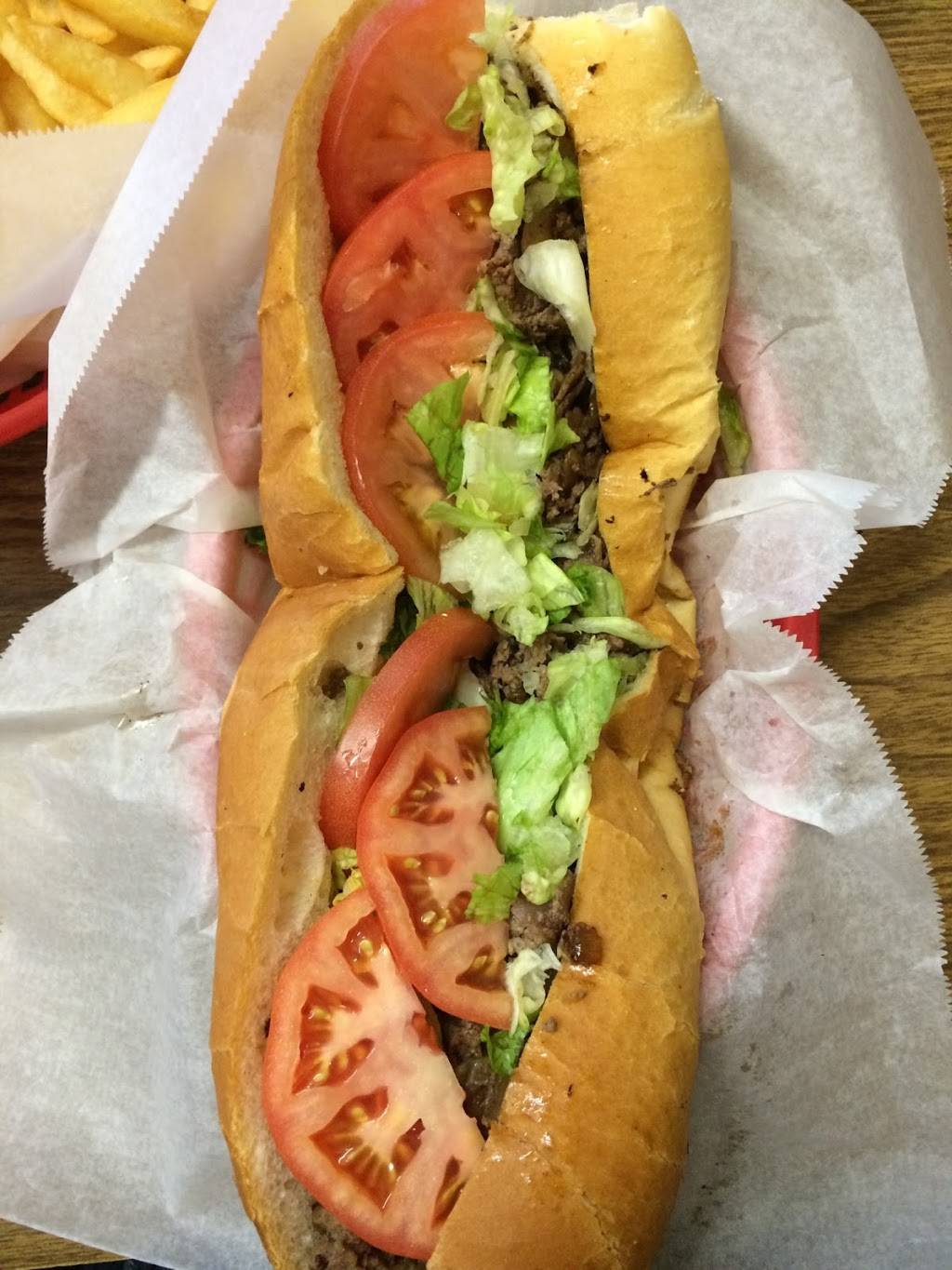 Mikes Famous Steaks & Subs | restaurant | 754 E Chestnut Hill Rd, Newark, DE 19713, USA | 3024530331 OR +1 302-453-0331