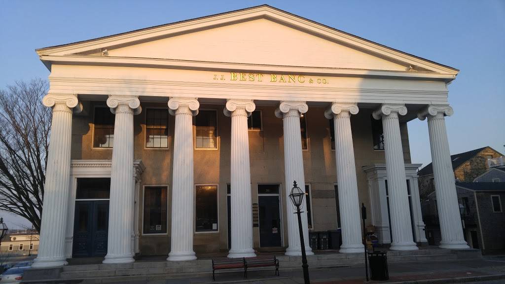 dNB Burgers | restaurant | 22 Elm St, New Bedford, MA 02740, USA | 7742020118 OR +1 774-202-0118