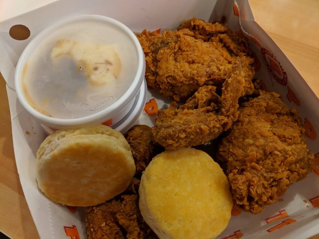Popeyes Louisiana Kitchen | restaurant | 12844 Day St, Moreno Valley, CA 92507, USA | 9516531677 OR +1 951-653-1677