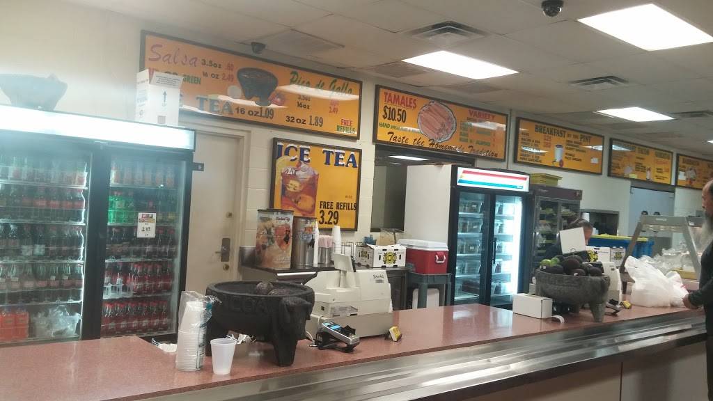 Tellez Tamales & Barbacoa | restaurant | 1737 S General McMullen Dr, San Antonio, TX 78237, USA | 2104331367 OR +1 210-433-1367