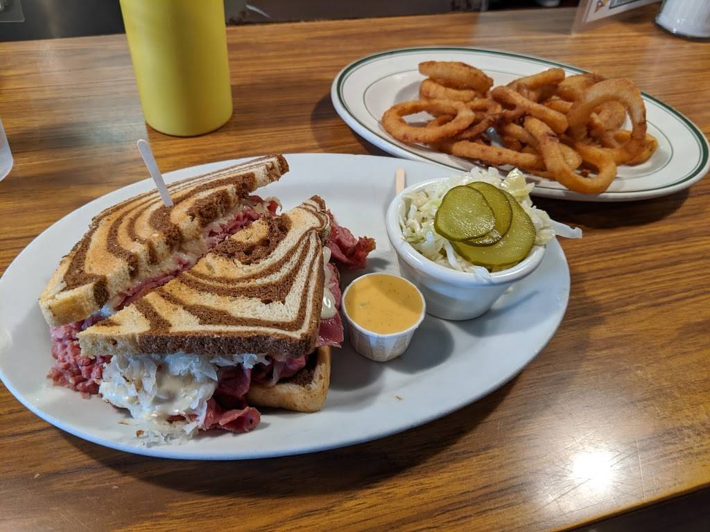 Rainbow Restaurant | restaurant | 82 Simcoe St N, Oshawa, ON L1G 4S2, Canada | 9057286463 OR +1 905-728-6463