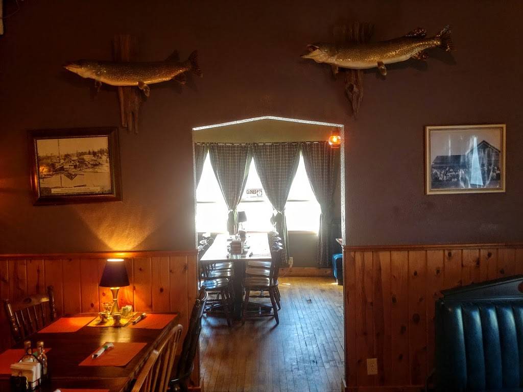 FLUME CREEK FAMILY GRILL | restaurant | 140 E Randolph St, Rosholt, WI 54473, USA | 7156777183 OR +1 715-677-7183