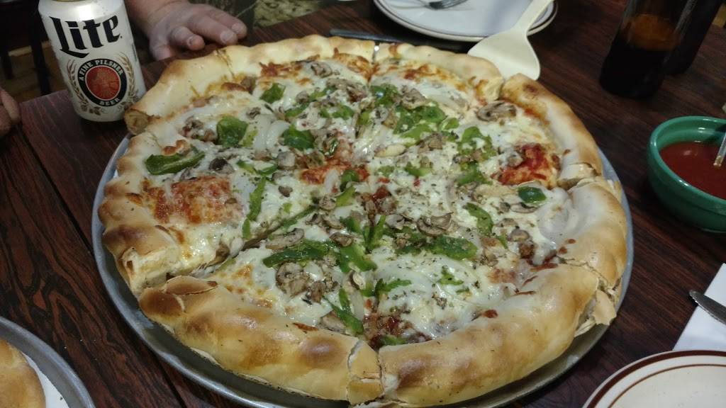 Slice of Chicago | restaurant | 2353, 507 W Wisconsin St, Sparta, WI 54656, USA | 6082692181 OR +1 608-269-2181