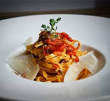 Via Veneto | restaurant | 3009 Main St, Santa Monica, CA 90405, USA | 3103991843 OR +1 310-399-1843