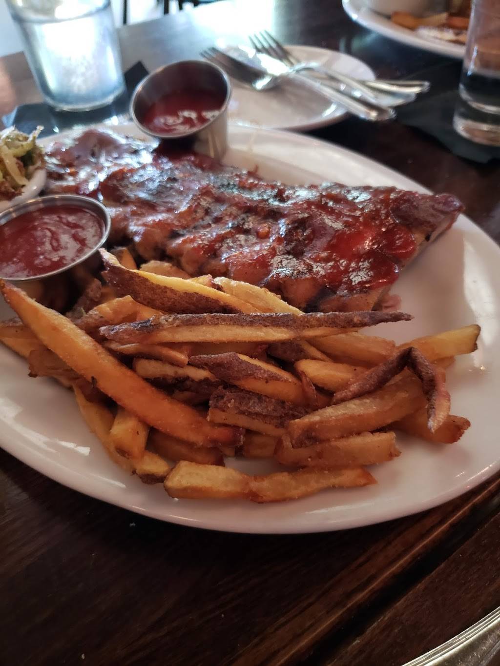 Parkers Grille & Tavern | restaurant | 32858 Walker Rd, Avon Lake, OH 44012, USA | 4409339400 OR +1 440-933-9400