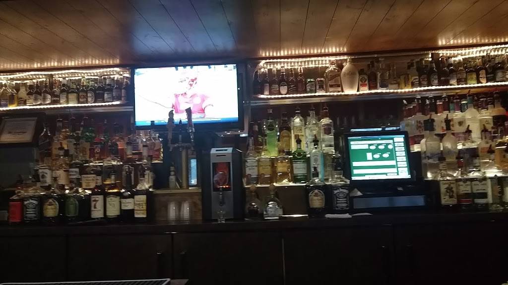 Landings At Henry Harbor LLC | restaurant | 210 Cromwell Dr, Henry, IL 61537, USA | 3093642181 OR +1 309-364-2181