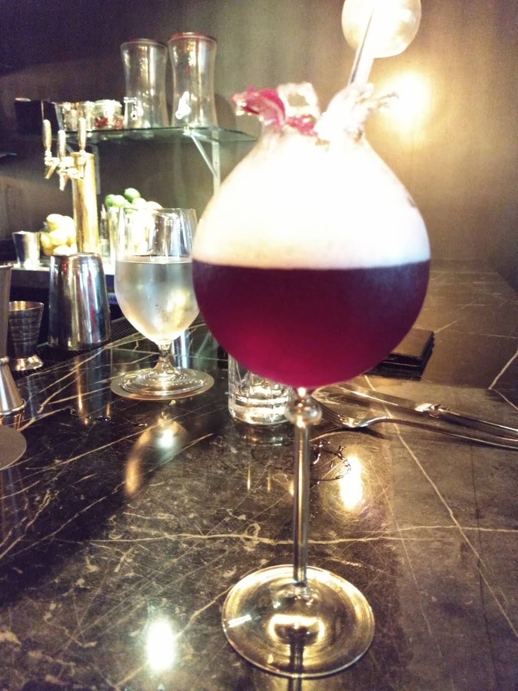 The Punch Room | restaurant | 201 E Trade St, Charlotte, NC 28202, USA | 7045472244 OR +1 704-547-2244