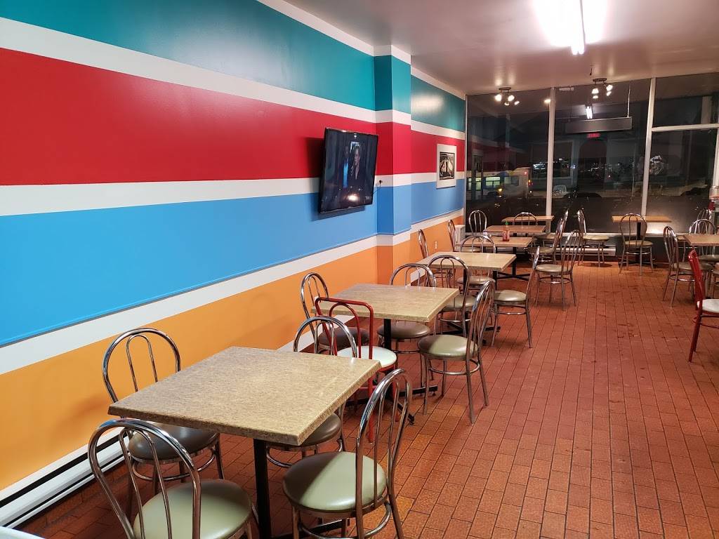 Mon Ami Drive In | restaurant | 11810 Boulevard Langelier, Montréal, QC H1G 3M3, Canada | 5143253651 OR +1 514-325-3651