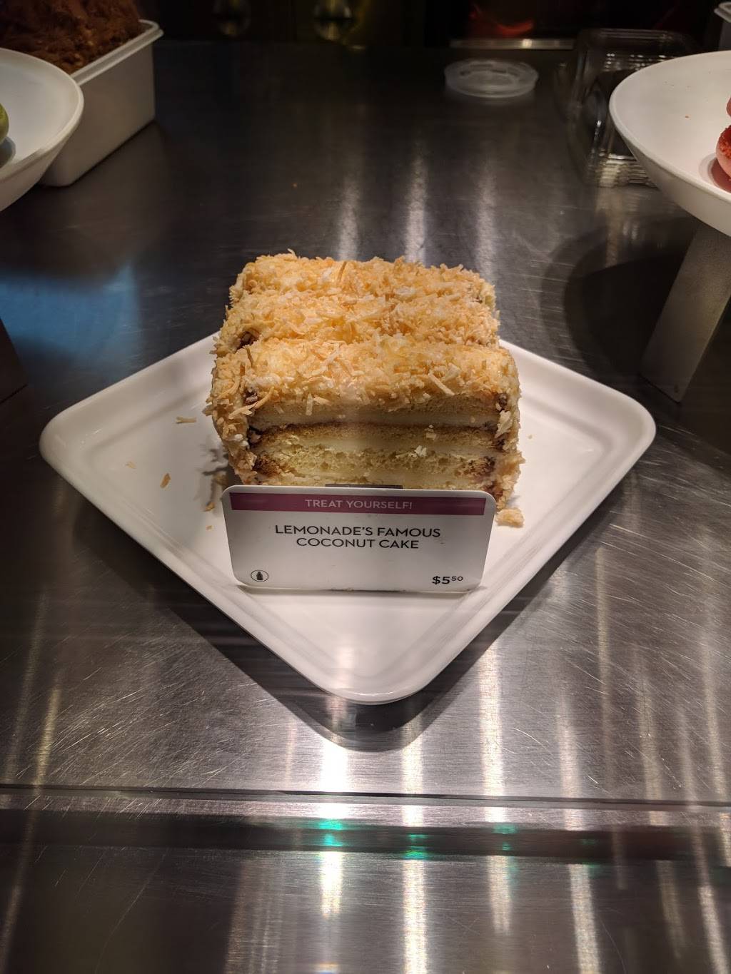 Lemonade | restaurant | 4400 W Riverside Dr, Burbank, CA 91505, USA | 8188413900 OR +1 818-841-3900