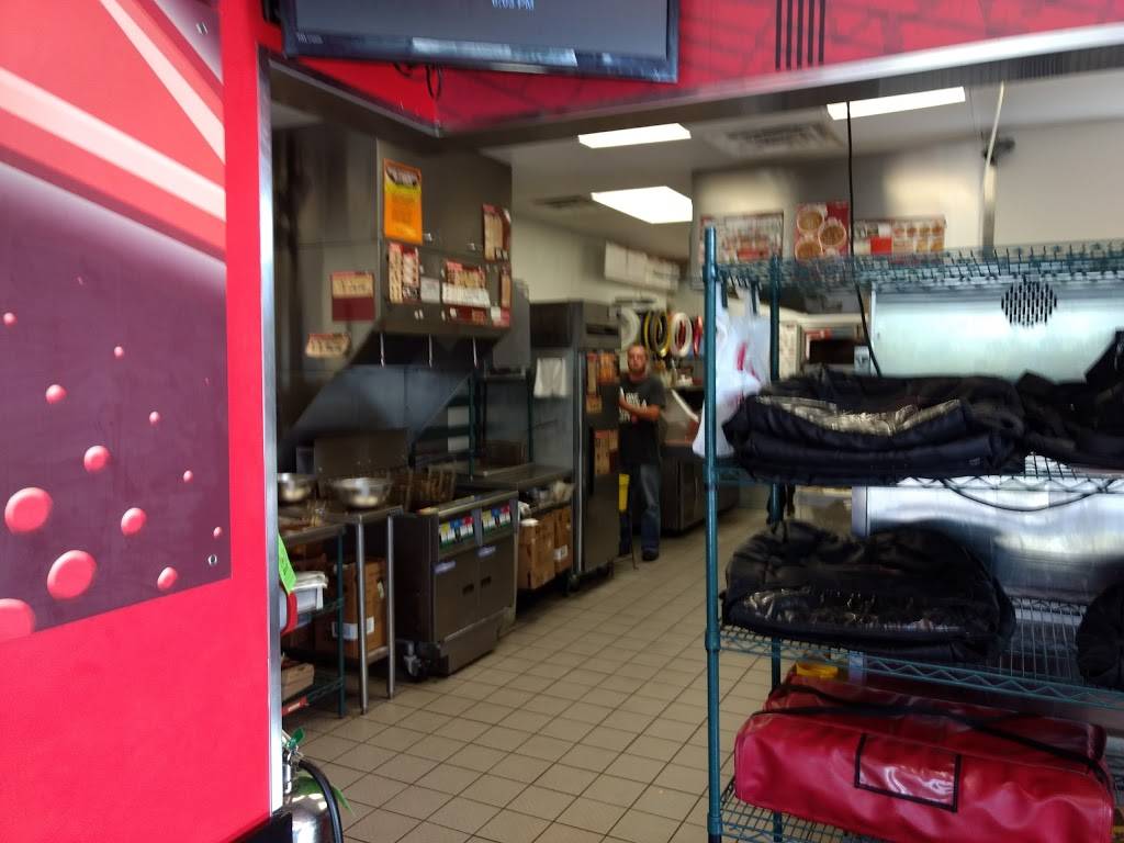 Pizza Hut | meal takeaway | 893 N Main St, Hubbard, OH 44425, USA | 3305344114 OR +1 330-534-4114