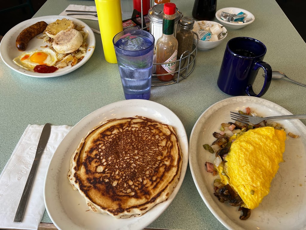 Jans Restaurant | night club | 304 US Hwy 24 N, Buena Vista, CO 81211, USA | 7193956940 OR +1 719-395-6940