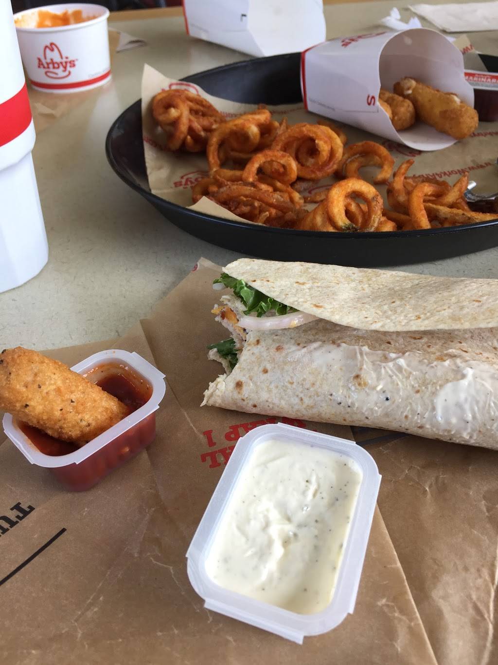 Arbys | meal takeaway | 4100 W 83rd St, Prairie Village, KS 66208, USA | 9133811616 OR +1 913-381-1616