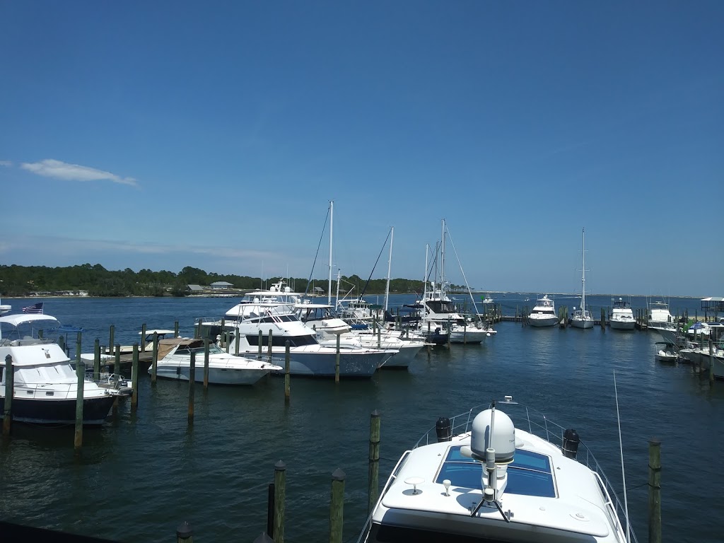Oyster Bar Restaurant and Marina | restaurant | 13700 River Rd, Pensacola, FL 32507, USA | 8504925600 OR +1 850-492-5600