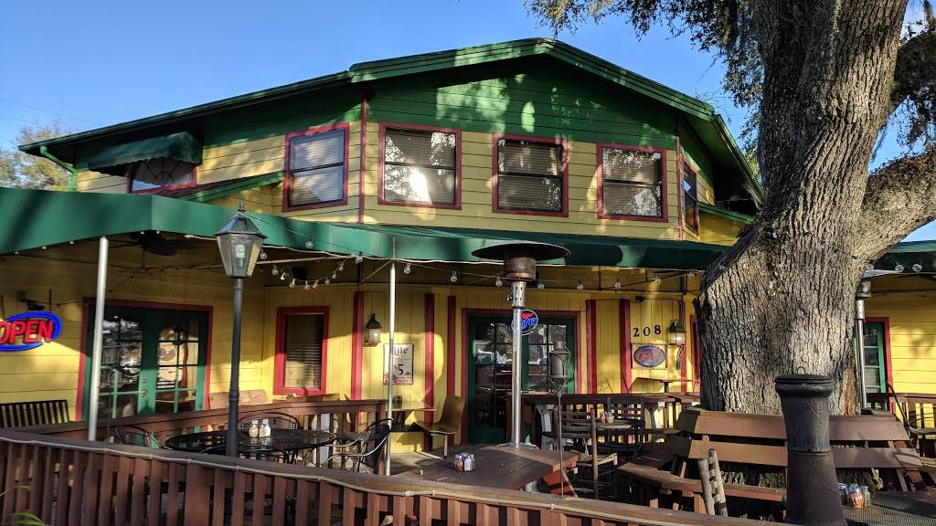 Terranovas Italian Restaurant | restaurant | 208 N State St, Bunnell, FL 32110, USA | 3864373101 OR +1 386-437-3101