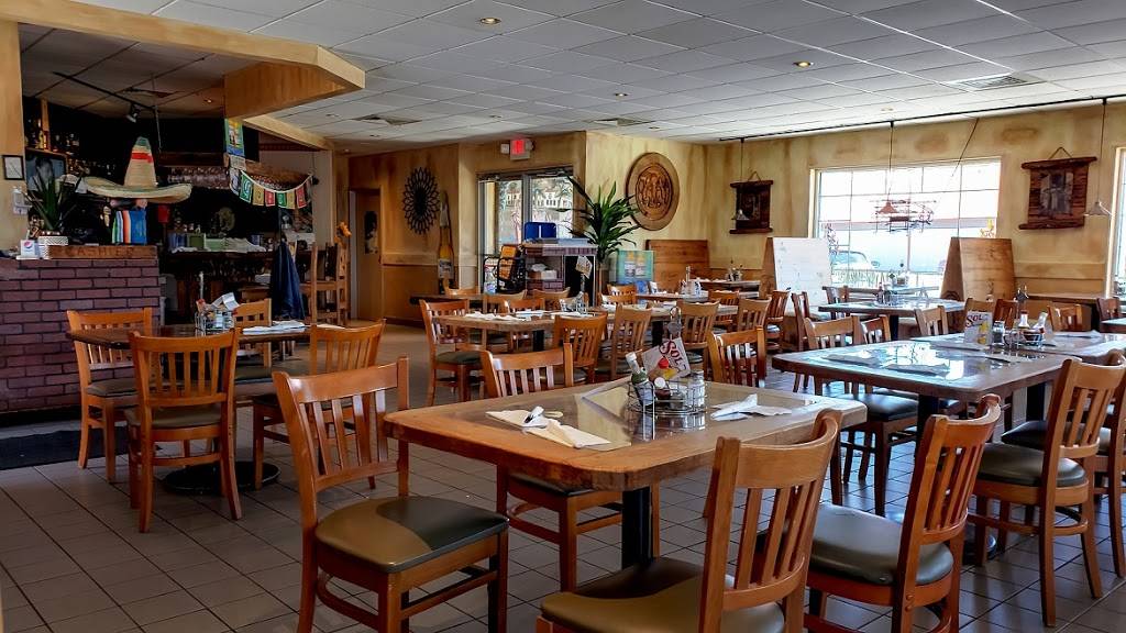 El Patron Mexican Restaurant | restaurant | 100 Madison Ave, Fort Atkinson, WI 53538, USA | 9205685817 OR +1 920-568-5817