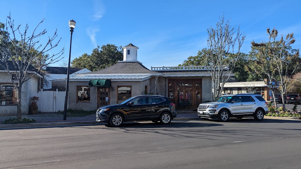 Sandras Place | restaurant | 218 Fairhope Ave, Fairhope, AL 36532, USA | 2519903344 OR +1 251-990-3344