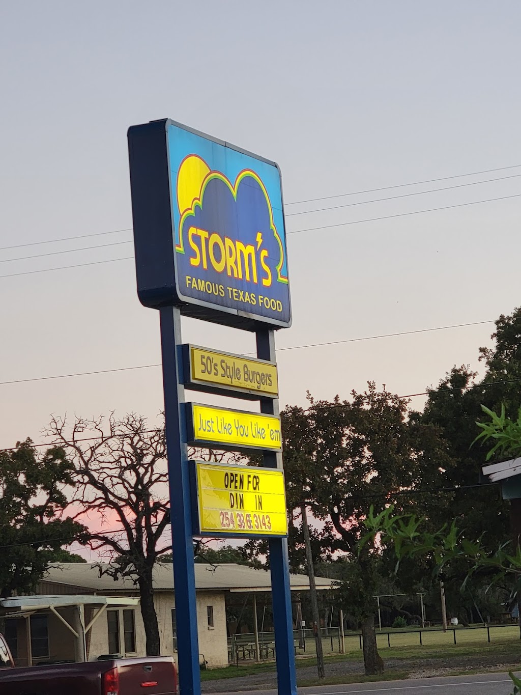 Storms Hamburgers Inc. Hamilton | restaurant | 923 E Main St, Hamilton, TX 76531, USA | 2543863143 OR +1 254-386-3143